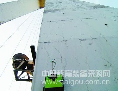 南理工学生研制出飞檐走壁机器人