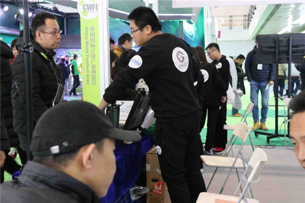 世纪天鸿参加2017首届国际足球产业博览会