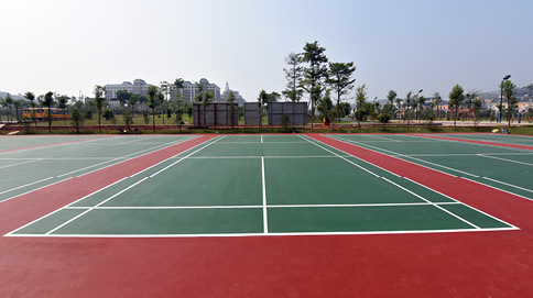 广东华立中英文学校采用弹性橡胶地坪改造运动场