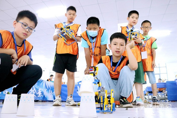 科创筑梦 助力“双减”2022年安庆市中小学机器人创客竞赛活动圆满收官