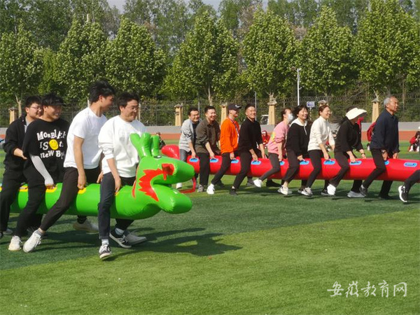 亳州中药科技学校1500名师生赛场展风采