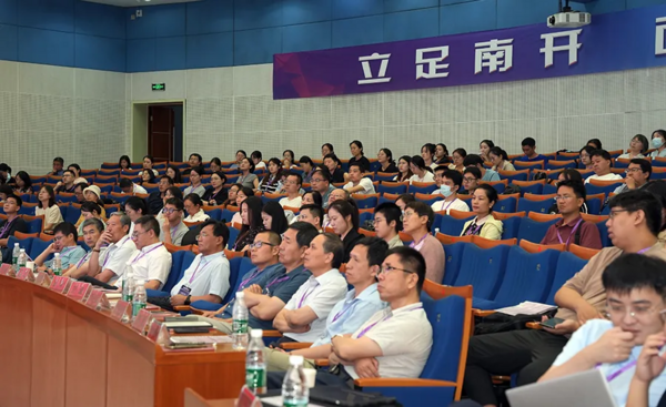 热烈祝贺“第八届Stata中国用户大会”在南开大学成功举办并取得圆满成功！