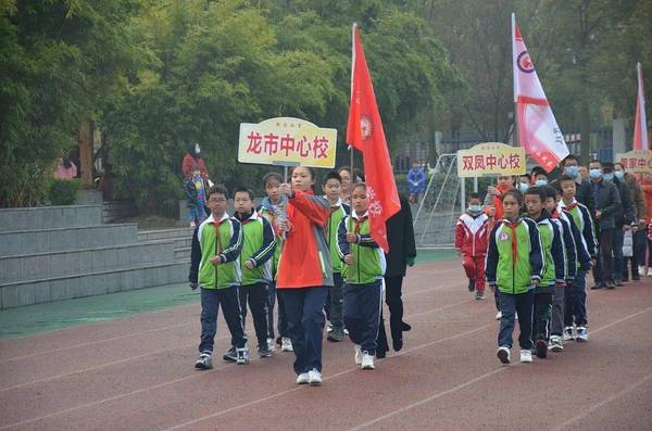 智慧的交流、思想的碰撞、技能的比拼——隆昌市舉辦首屆“教育基金杯”中小學機器人教育聯誼賽