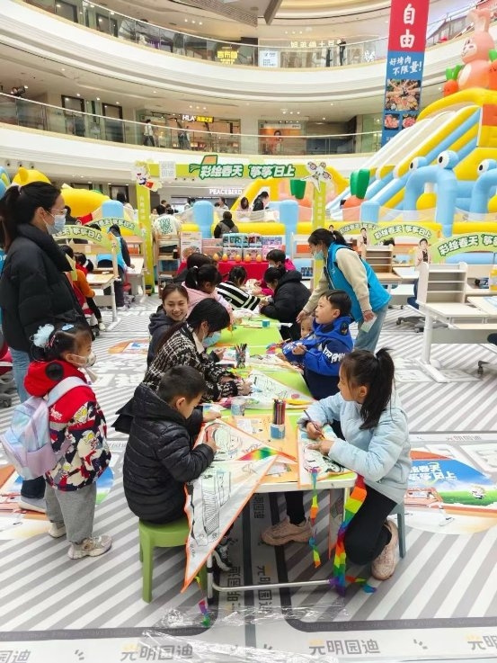 光明園迪“彩繪春天 ‘箏箏’日上”風箏節活動火熱進行中