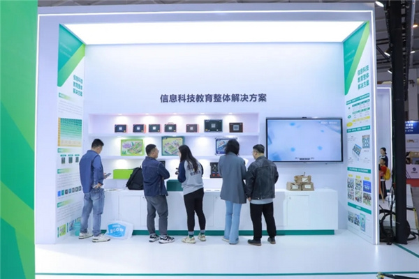 科技東方，慧創未來：新東方智慧教育精彩亮相第84屆教裝展