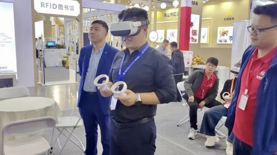 VR教育廠商嘉蓮科技攜VR虛擬教室產品亮相中國教裝展，獲得客戶一致好評！