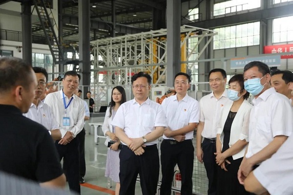強化類型教育定位?樹立科學職教理念 加快建設職業教育強省 ——四川省職業教育大會在德陽召開
