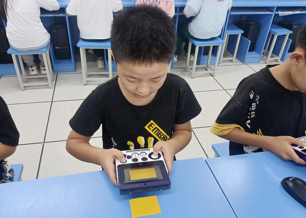 開學第一課，威盛創造栗將人工智能帶進鄭州航空港區
