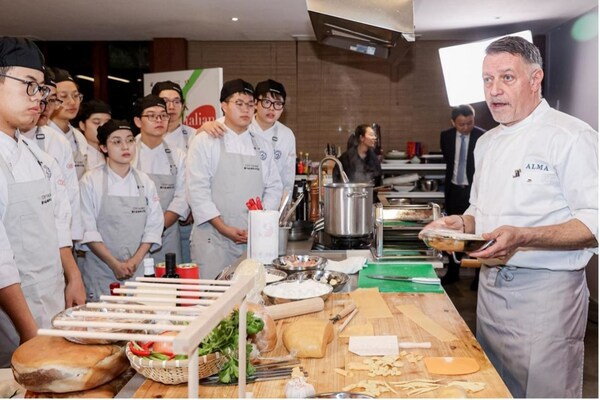 意大利驻华使领馆与对外贸易委员会第三年启动意大利烹饪教育项目
