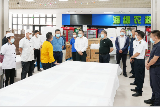 大連海事大學領導檢查學生返校報到準備工作