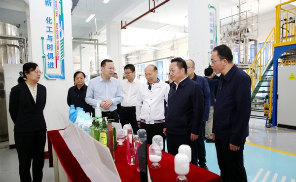 1747993265133295.jpg 兰州市副市长刘凤恒一行来兰州石化职业技术大学调研