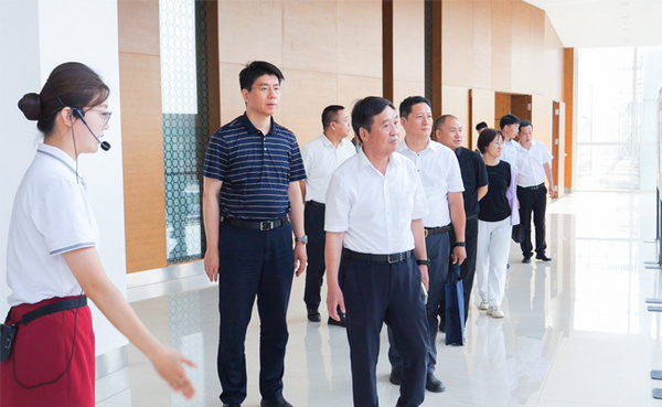 山东青年政治学院领导带队赴东阿县推动校地合作