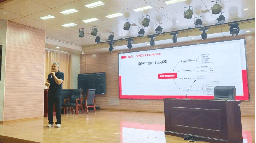 光明日報出版社簽約作家竇羿老師，受邀出席棗莊市薛城區第八屆書香文化節