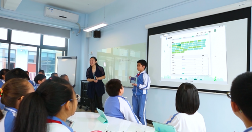 資源與技術雙向賦能，智能教輔APP助推教育回歸主陣地