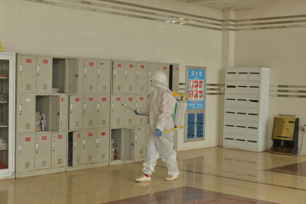 武漢軟件工程職業學院:三次消毒清潔,確保校園安全!