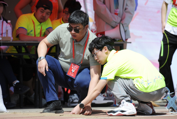 卓越尖兵 青春擔當 領跑未來 哈工大第59屆田徑運動會舉行
