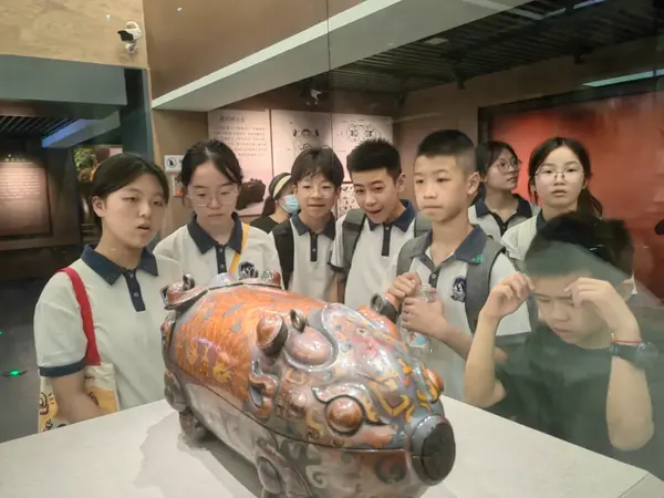 紅門路學校師生在2024城市中小學科學教育合作發展大會進行精彩展示