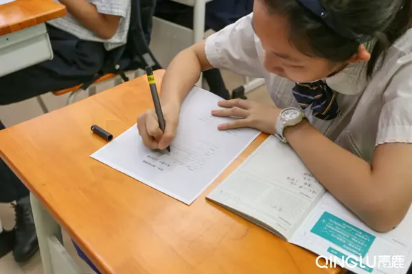青小鹿“智慧紙筆”走進華附校園，24個班九大學科全應用！