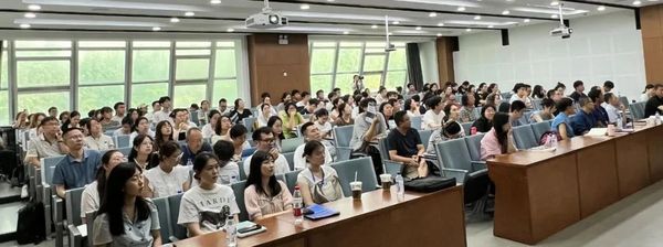热烈祝贺“2025年第十四届数量经济学国际学术会议”“数量经济学国际讲习班暨第九届Stata中国用户大会”系列活动取得圆满成功！