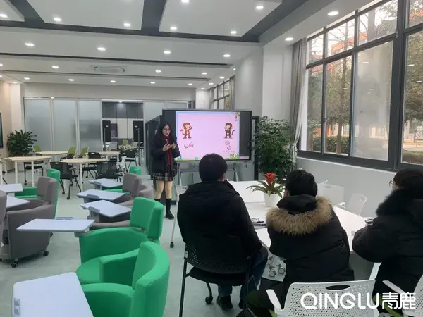 成都师范学院打造智慧教研创新空间 吸引众多高校关注
