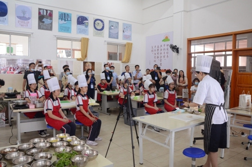 “新时代中小学劳动教育研讨会”在烟台举行