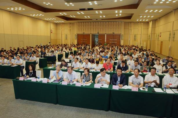 “人工智能+教育”挑戰課程與成就未來