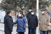 甘肃民族师范学院党委书记杨卓玛慰问寒假值班人员